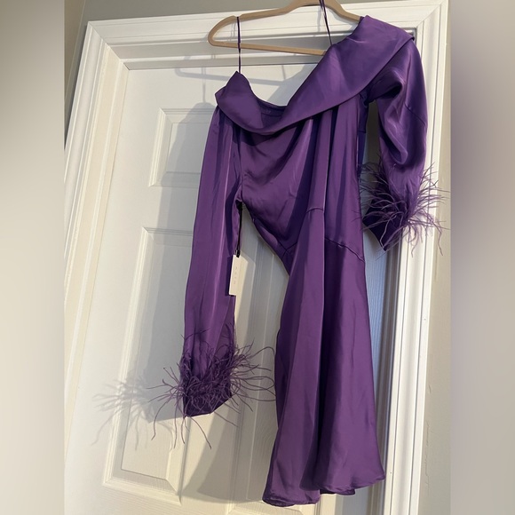 ASTR The Label Augusta Off Shoulder Feather Trim Mini Dress Purple Size Large - Picture 11 of 15
